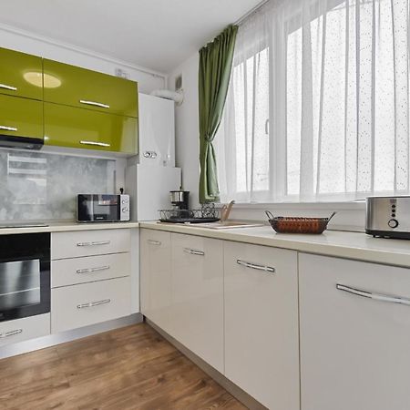 Ferienwohnung Modern In New Building With Panoramic View Brașov Exterior foto