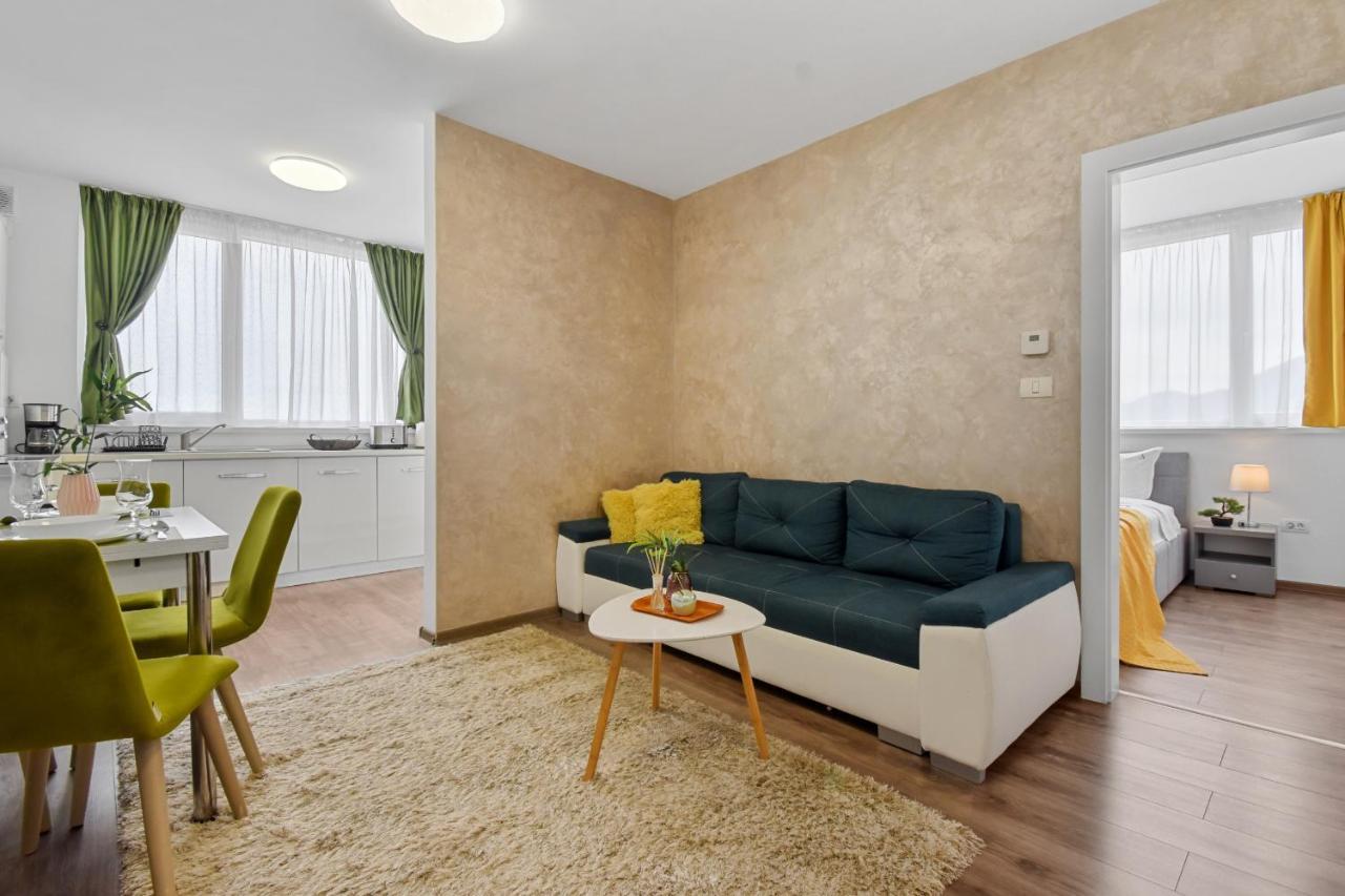Ferienwohnung Modern In New Building With Panoramic View Brașov Exterior foto